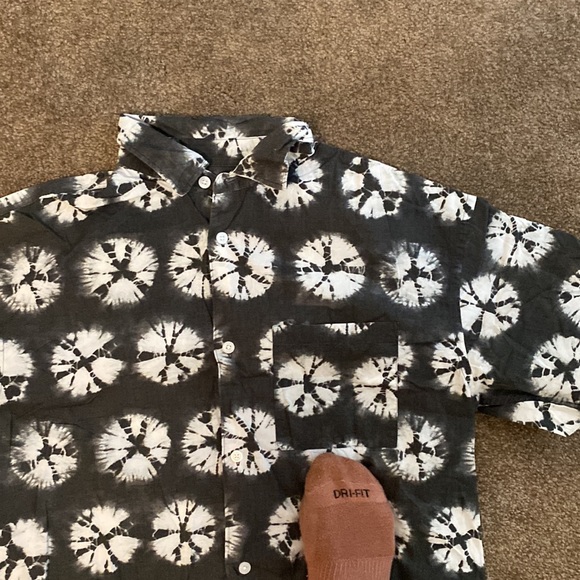 H&M button Up - Picture 2 of 3